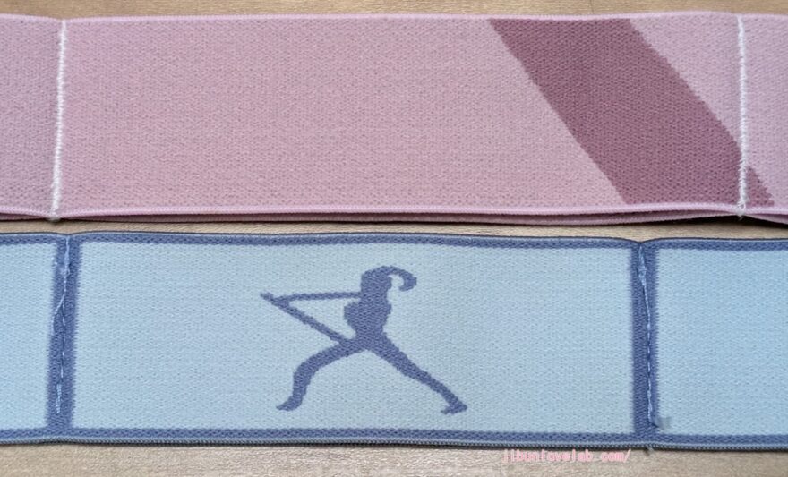 うちヨガのストレッチバンドの丁寧な縫製とAmazon代替品のバンドの粗い縫製の違いがわかる写真